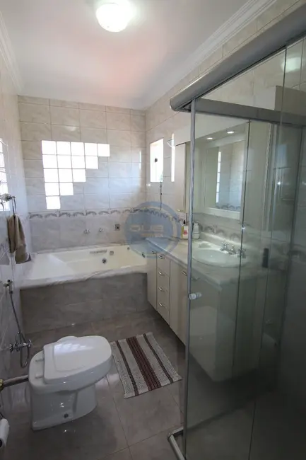 Foto 3 de Casa com 4 quartos à venda, 230m2 em Vila Suíça, Indaiatuba - SP