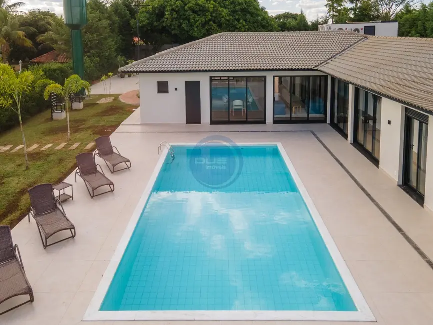 Chácara com 4 quartos à venda, 355m2 em Colinas do Mosteiro de Itaici, Indaiatuba - SP - imagem 3 Foto 3 de Chácara com 4 quartos à venda, 355m2 em Colinas do Mosteiro de Itaici, Indaiatuba - SP