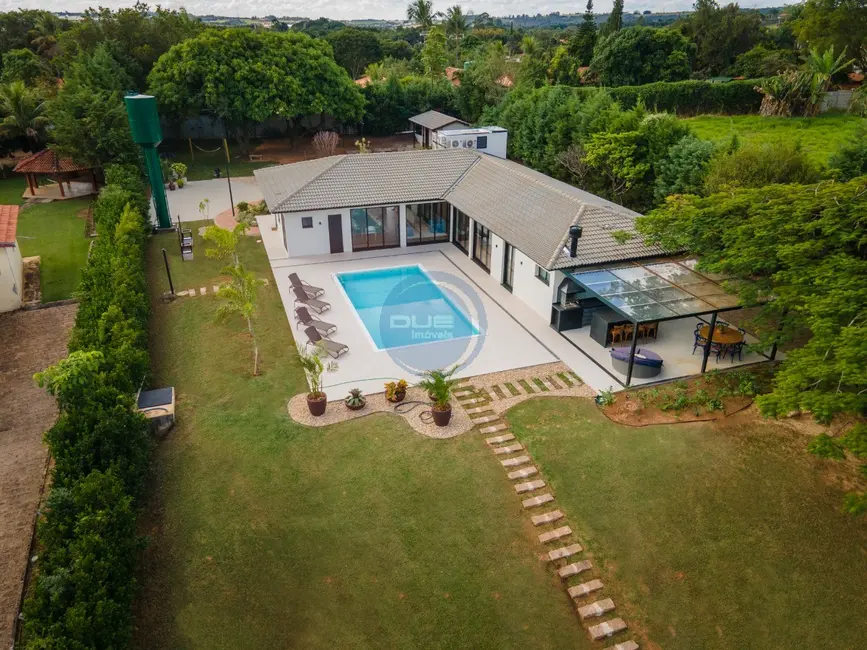 Chácara com 4 quartos à venda, 355m2 em Colinas do Mosteiro de Itaici, Indaiatuba - SP - imagem 2 Foto 2 de Chácara com 4 quartos à venda, 355m2 em Colinas do Mosteiro de Itaici, Indaiatuba - SP