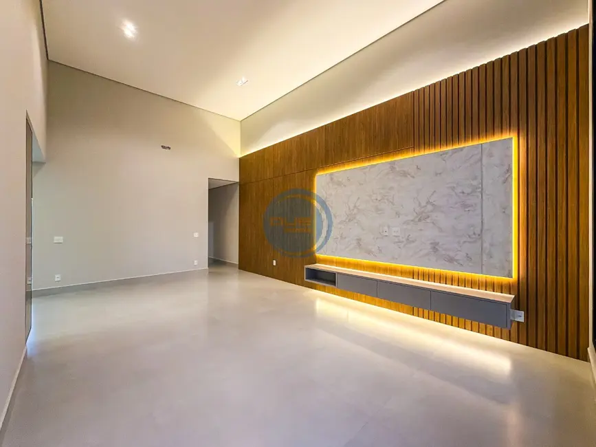 Casa de Condomínio com 3 quartos à venda, 212m2 em Indaiatuba - SP - imagem 4 Foto 4 de Casa de Condomínio com 3 quartos à venda, 212m2 em Indaiatuba - SP