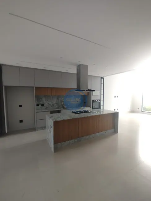 Casa de Condomínio com 3 quartos à venda, 197m2 em Indaiatuba - SP - imagem 4 Foto 4 de Casa de Condomínio com 3 quartos à venda, 197m2 em Indaiatuba - SP