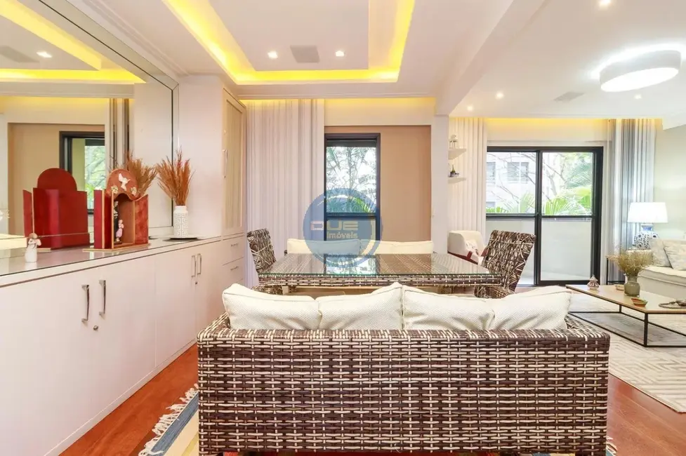 Apartamento com 3 quartos à venda, 131m2 em Itaim Bibi, São Paulo - SP - imagem 2 Foto 2 de Apartamento com 3 quartos à venda, 131m2 em Itaim Bibi, São Paulo - SP