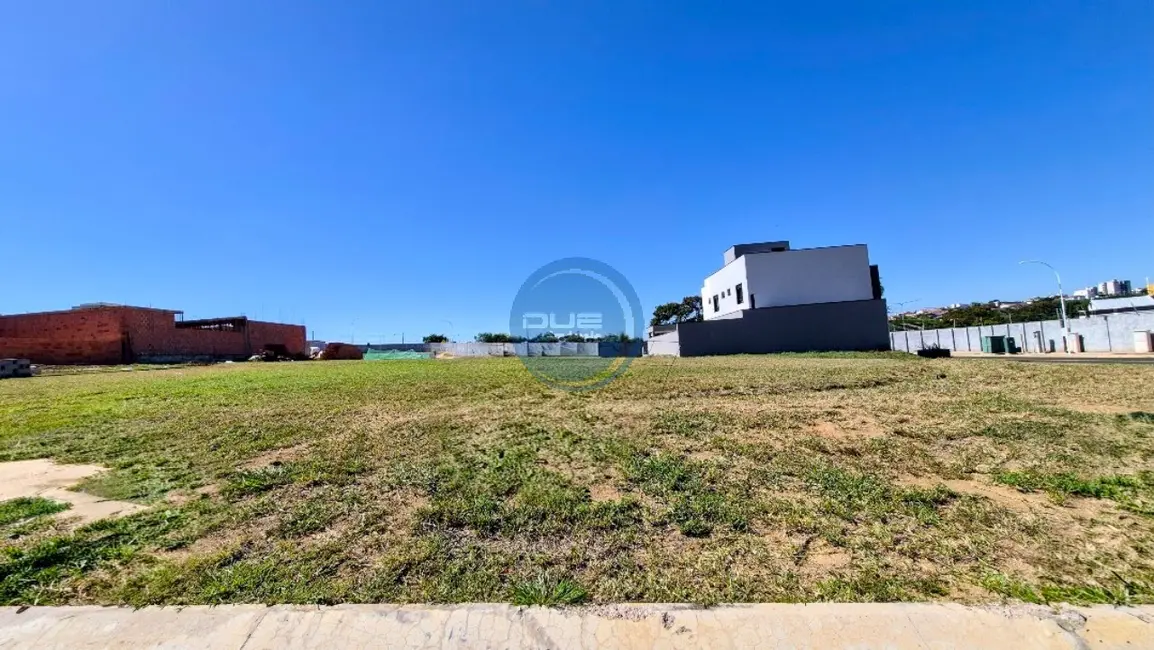 Foto 2 de Terreno / Lote à venda, 338m2 em Indaiatuba - SP