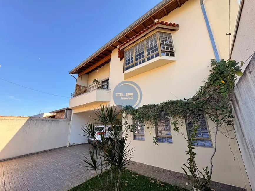 Foto 1 de Casa com 3 quartos à venda, 220m2 em Jardim Regente, Indaiatuba - SP