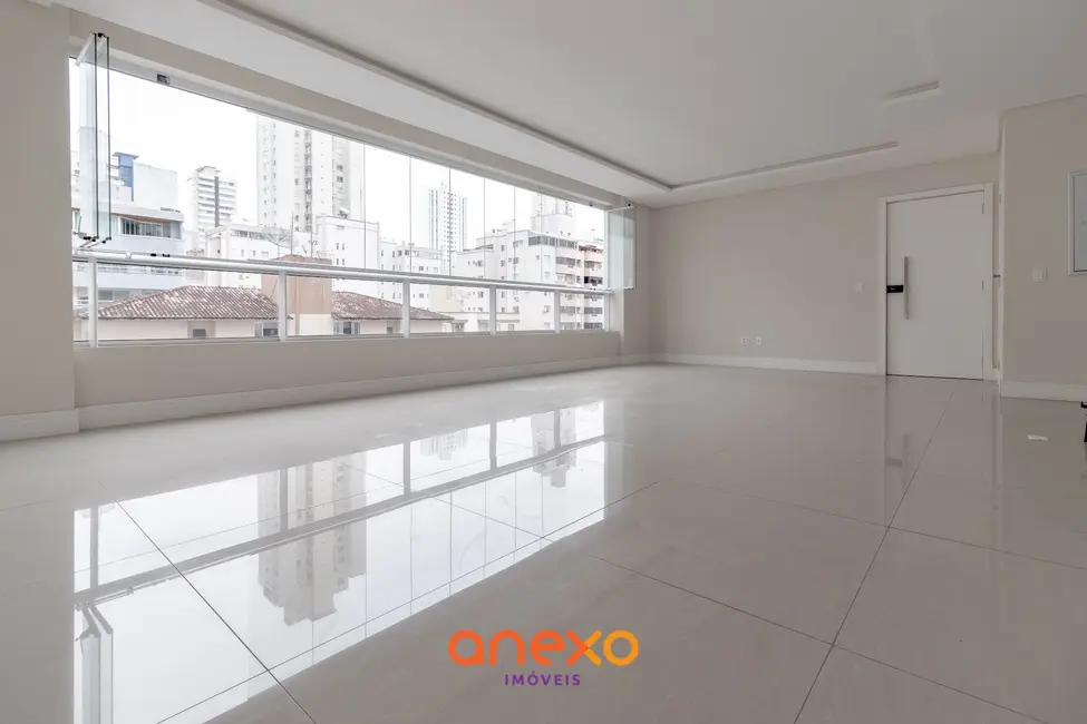 Apartamento com 3 quartos à venda, 191m2 em Centro, Balneario Camboriu - SC - imagem 5 Foto 5 de Apartamento com 3 quartos à venda, 191m2 em Centro, Balneario Camboriu - SC
