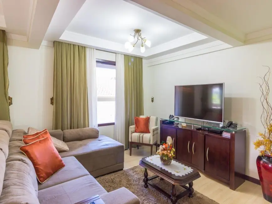 Casa com 6 quartos à venda, 400m2 em Água Verde, Blumenau - SC - imagem 6 Foto 6 de Casa com 6 quartos à venda, 400m2 em Água Verde, Blumenau - SC