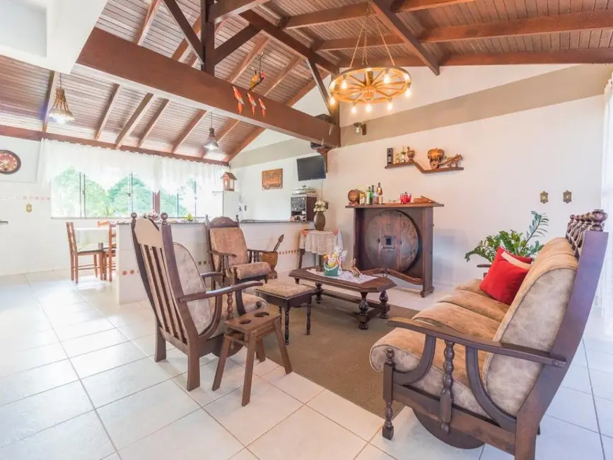 Casa com 6 quartos à venda, 400m2 em Água Verde, Blumenau - SC - imagem 3 Foto 3 de Casa com 6 quartos à venda, 400m2 em Água Verde, Blumenau - SC