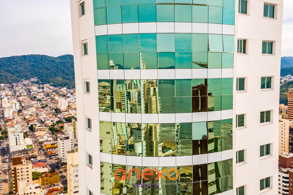 Apartamento com 4 quartos à venda, 131m2 em Centro, Balneario Camboriu - SC - imagem 4 Foto 4 de Apartamento com 4 quartos à venda, 131m2 em Centro, Balneario Camboriu - SC