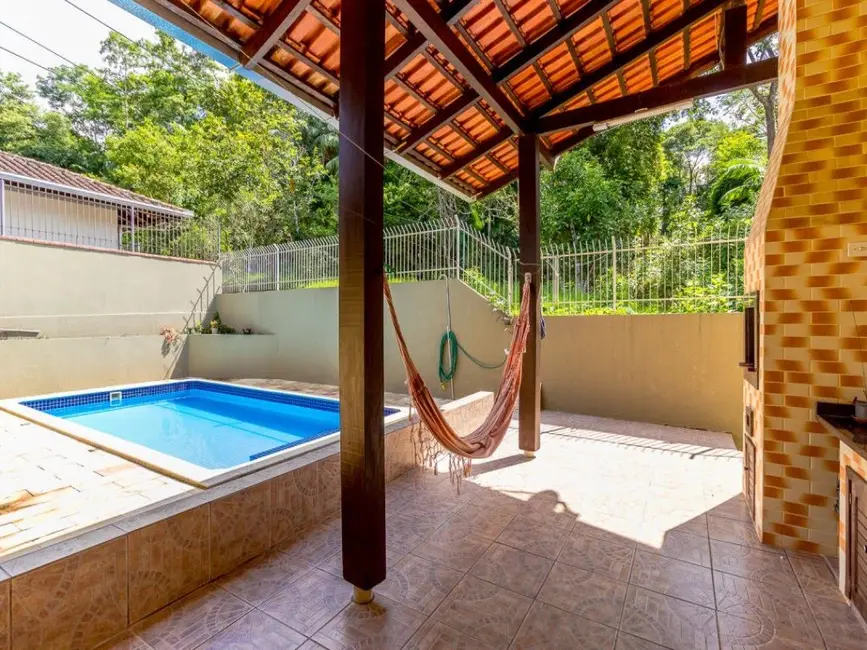 Casa com 3 quartos à venda, 390m2 em Água Verde, Blumenau - SC - imagem 2 Foto 2 de Casa com 3 quartos à venda, 390m2 em Água Verde, Blumenau - SC