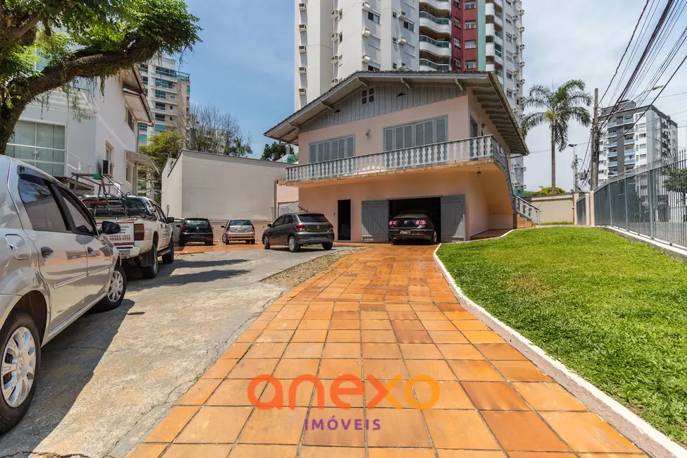 Foto 2 de Casa com 3 quartos à venda, 376m2 em Victor Konder, Blumenau - SC