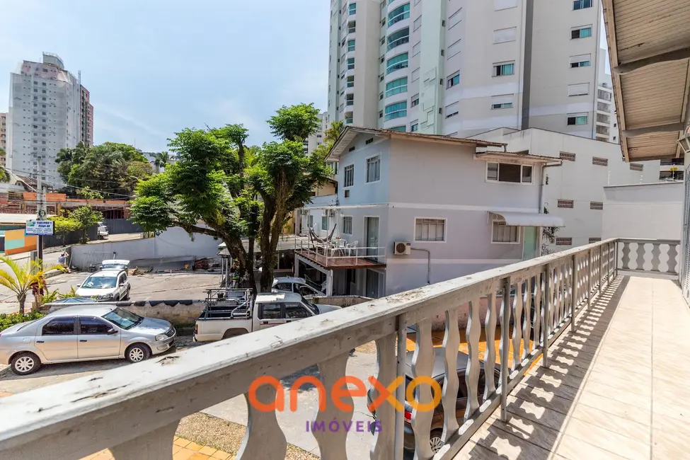 Casa com 3 quartos à venda, 376m2 em Victor Konder, Blumenau - SC - imagem 3 Foto 3 de Casa com 3 quartos à venda, 376m2 em Victor Konder, Blumenau - SC