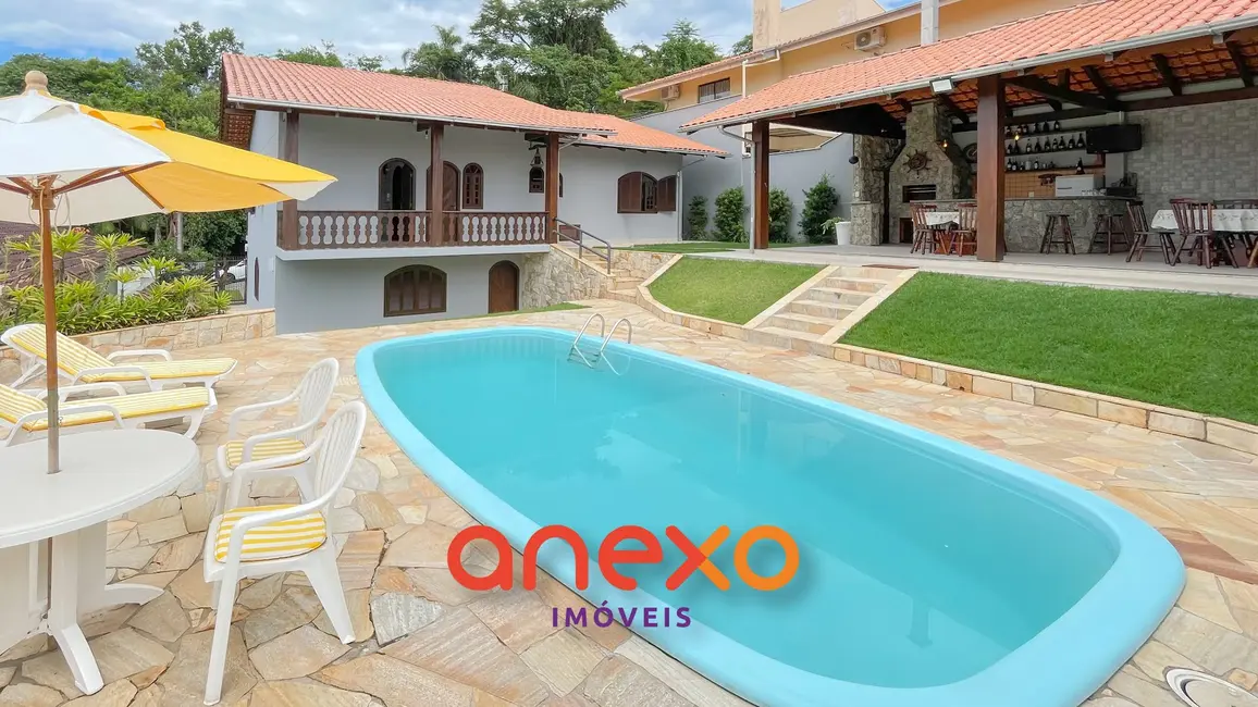 Casa com 3 quartos à venda, 580m2 em Vila Nova, Blumenau - SC - imagem 1 Foto 1 de Casa com 3 quartos à venda, 580m2 em Vila Nova, Blumenau - SC