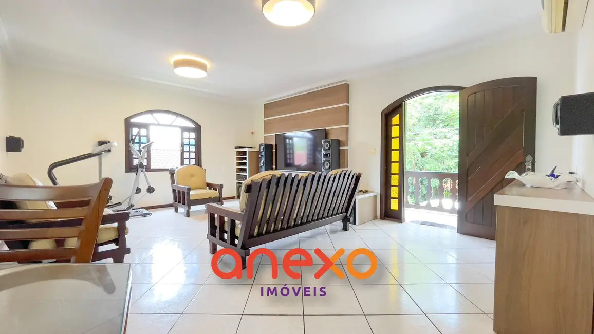 Casa com 3 quartos à venda, 580m2 em Vila Nova, Blumenau - SC - imagem 4 Foto 4 de Casa com 3 quartos à venda, 580m2 em Vila Nova, Blumenau - SC