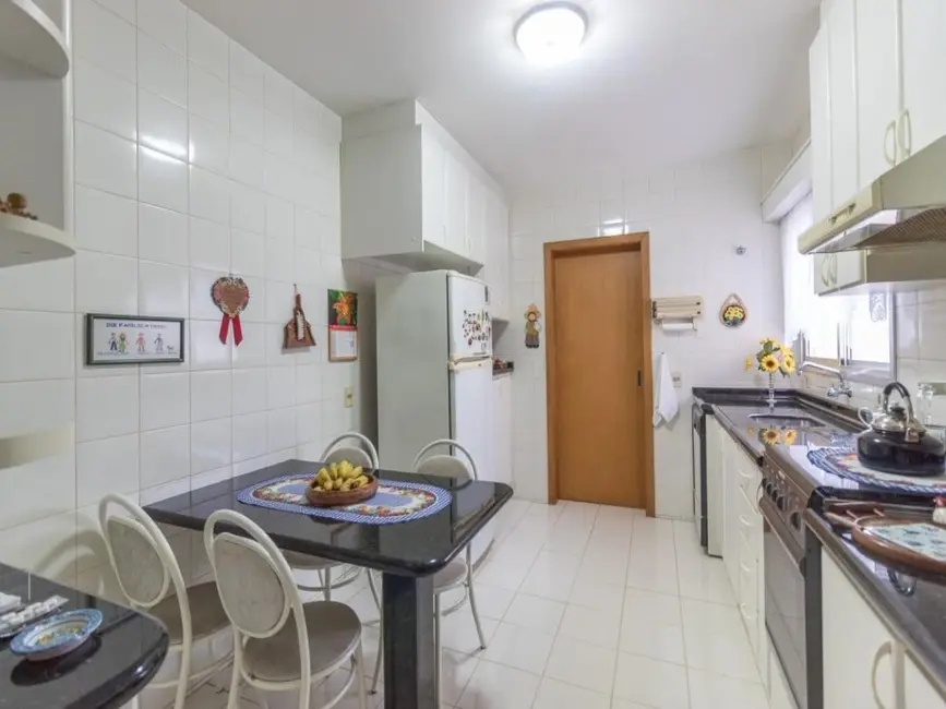 Apartamento com 4 quartos à venda, 179m2 em Vila Nova, Blumenau - SC - imagem 3 Foto 3 de Apartamento com 4 quartos à venda, 179m2 em Vila Nova, Blumenau - SC