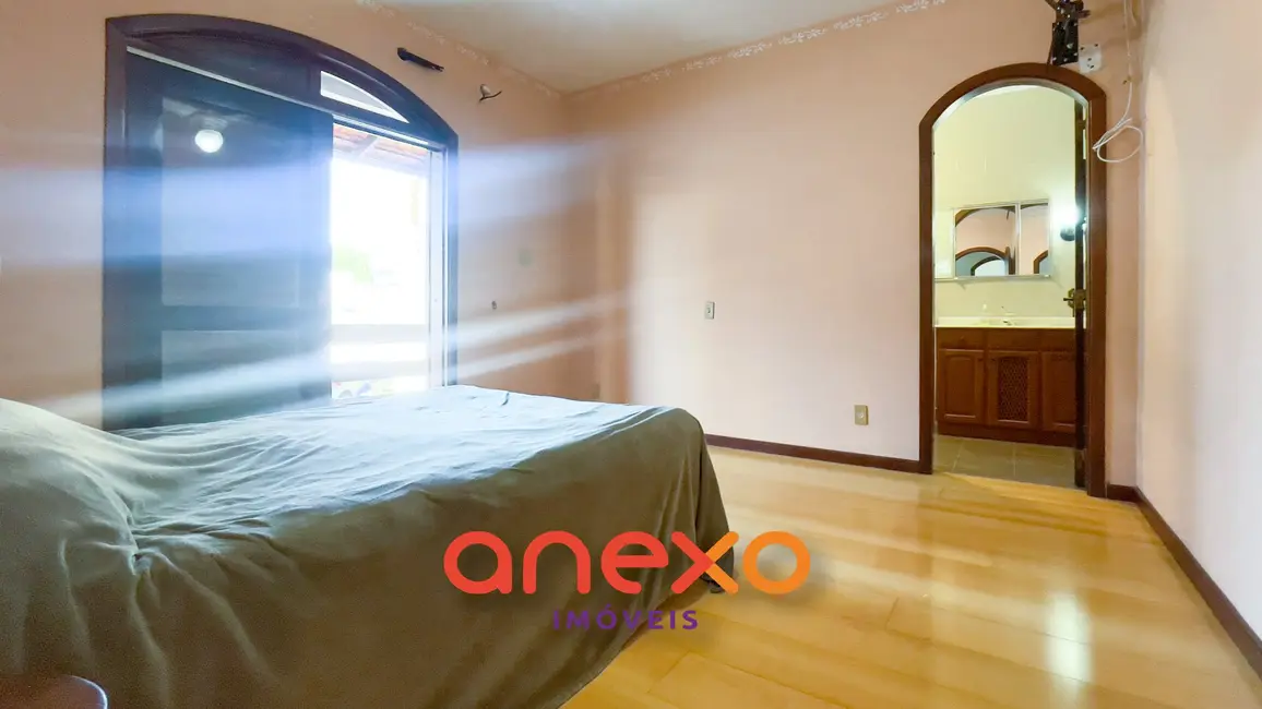 Casa com 4 quartos para alugar, 300m2 em Vila Nova, Blumenau - SC - imagem 9 Foto 9 de Casa com 4 quartos para alugar, 300m2 em Vila Nova, Blumenau - SC