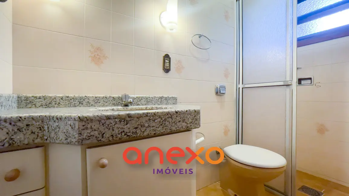 Casa com 4 quartos para alugar, 300m2 em Vila Nova, Blumenau - SC - imagem 8 Foto 8 de Casa com 4 quartos para alugar, 300m2 em Vila Nova, Blumenau - SC