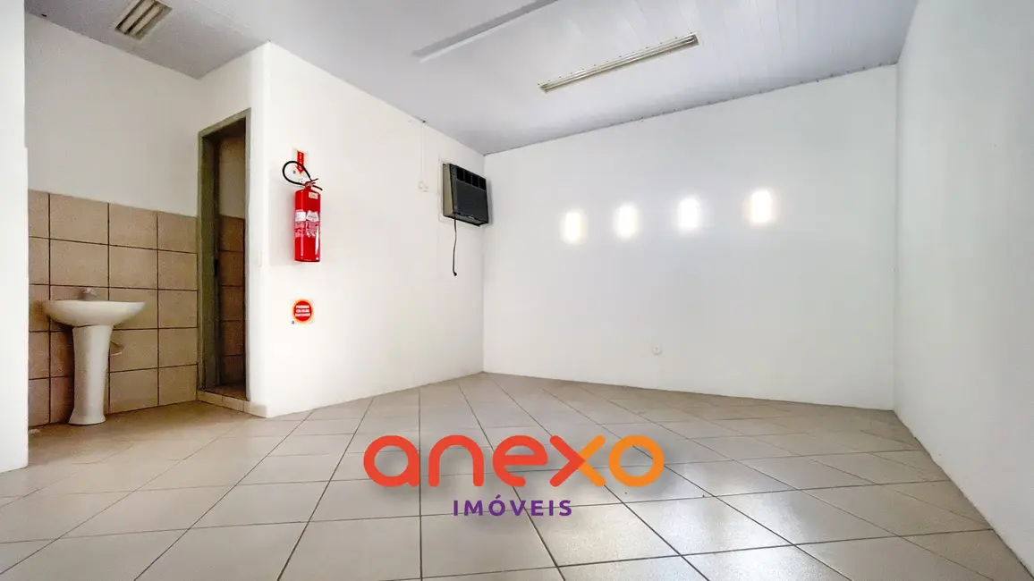 Sala Comercial para alugar, 77m2 em Centro, Blumenau - SC - imagem 3 Foto 3 de Sala Comercial para alugar, 77m2 em Centro, Blumenau - SC
