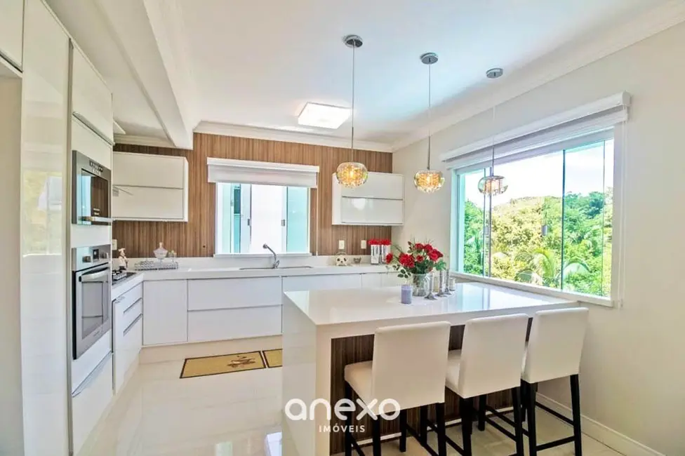 Casa com 3 quartos à venda, 375m2 em Itoupava Central, Blumenau - SC - imagem 8 Foto 8 de Casa com 3 quartos à venda, 375m2 em Itoupava Central, Blumenau - SC