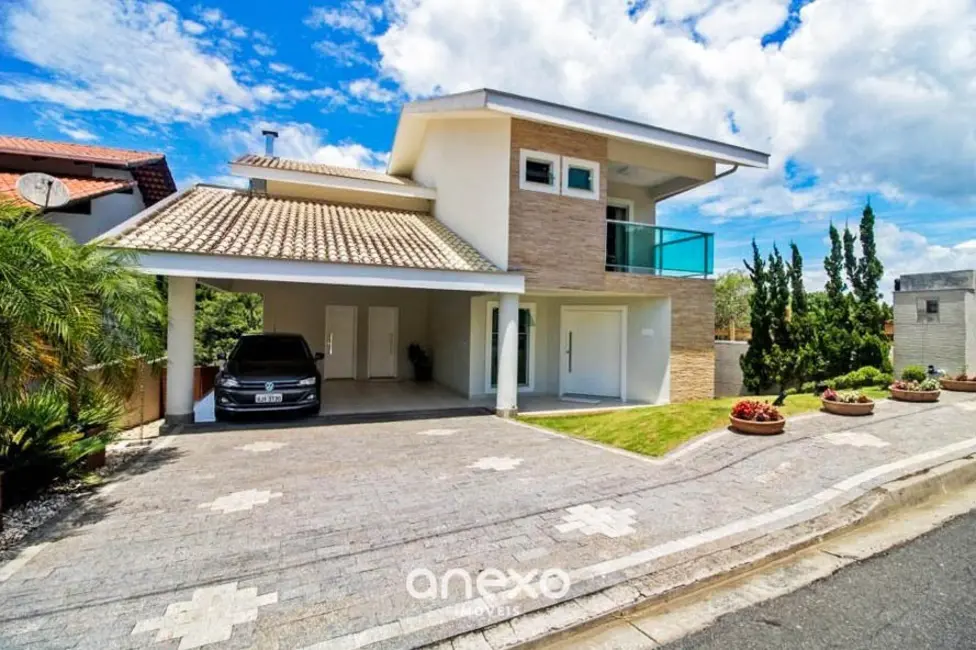 Casa com 3 quartos à venda, 375m2 em Itoupava Central, Blumenau - SC - imagem 4 Foto 4 de Casa com 3 quartos à venda, 375m2 em Itoupava Central, Blumenau - SC