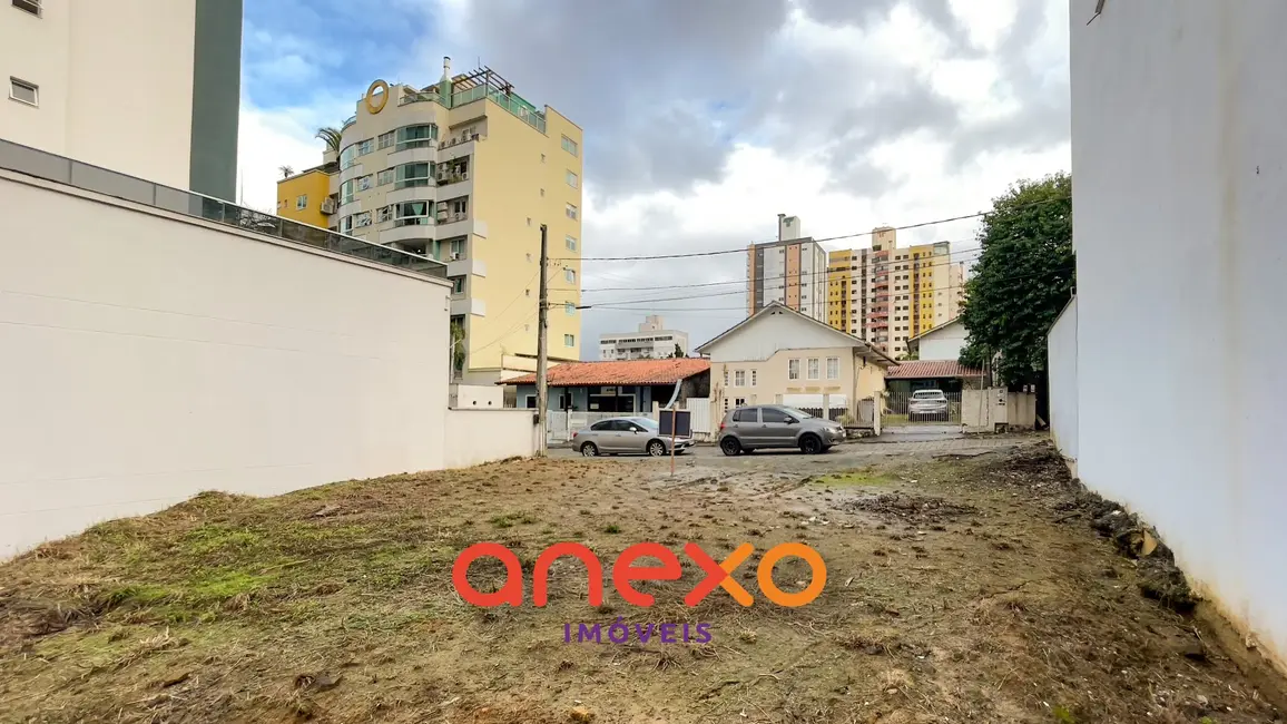 Foto 2 de Sala Comercial à venda, 300m2 em Vila Nova, Blumenau - SC