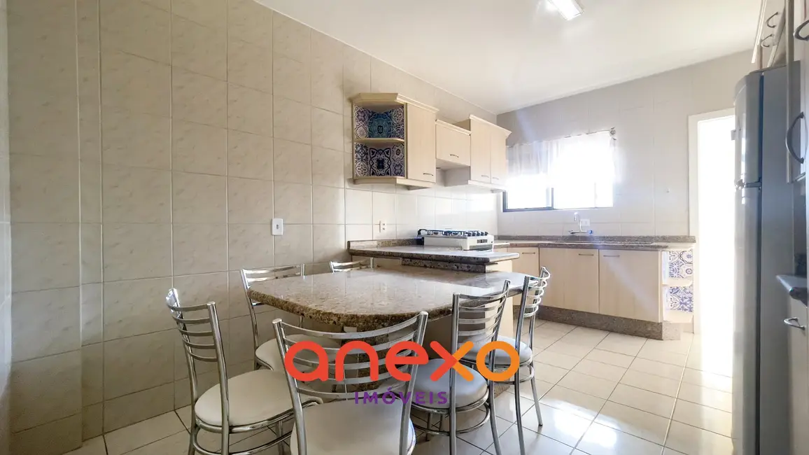 Apartamento com 3 quartos para alugar, 121m2 em Vila Nova, Blumenau - SC - imagem 5 Foto 5 de Apartamento com 3 quartos para alugar, 121m2 em Vila Nova, Blumenau - SC