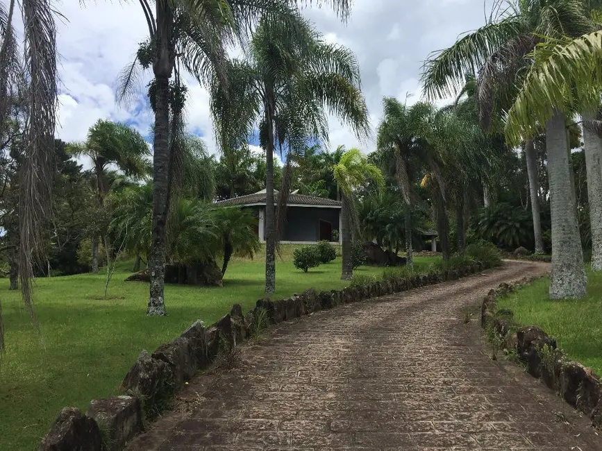 Foto 3 de Casa com 2 quartos à venda, 5200m2 em Cachoeira, Vinhedo - SP