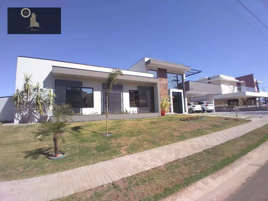 Foto 3 de Casa de Condomínio com 3 quartos à venda, 933m2 em Monte Alegre, Vinhedo - SP