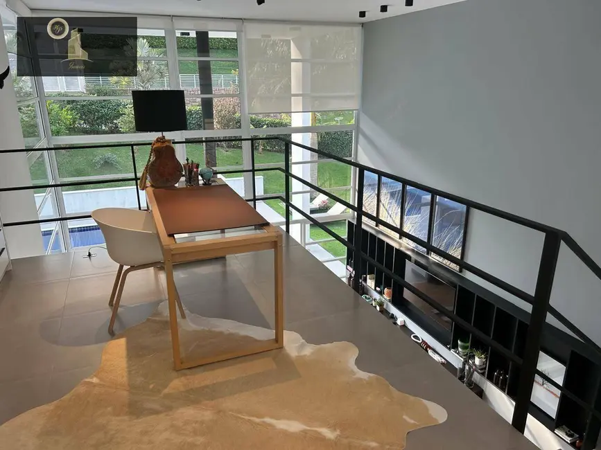 Casa de Condomínio com 4 quartos à venda, 1300m2 em Vista Alegre, Vinhedo - SP - imagem 3 Foto 3 de Casa de Condomínio com 4 quartos à venda, 1300m2 em Vista Alegre, Vinhedo - SP