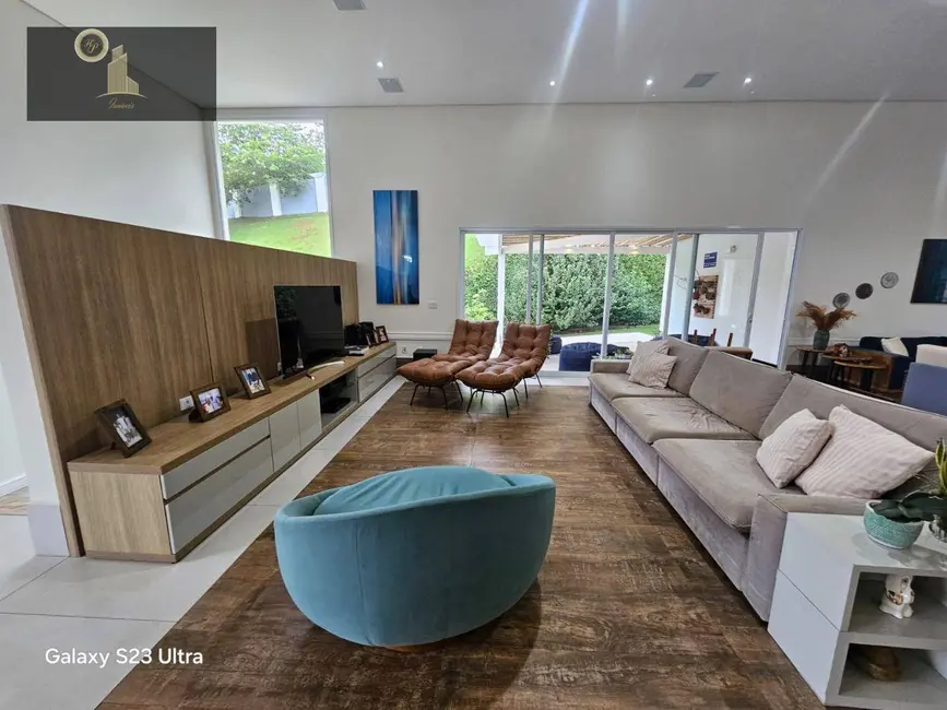 Foto 9 de Casa de Condomínio com 6 quartos à venda e para alugar, 2000m2 em Marambaia, Vinhedo - SP