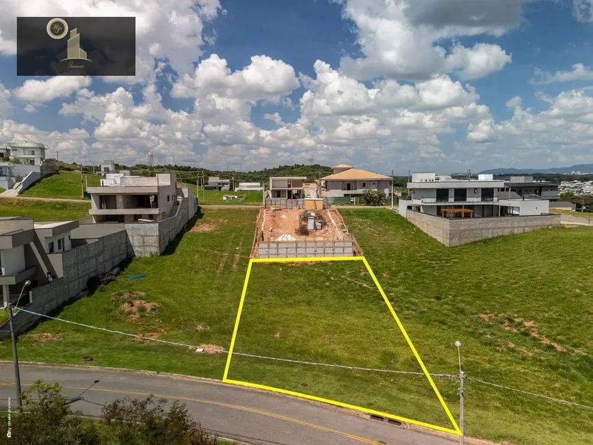 Foto 1 de Terreno / Lote à venda, 545m2 em Louveira - SP