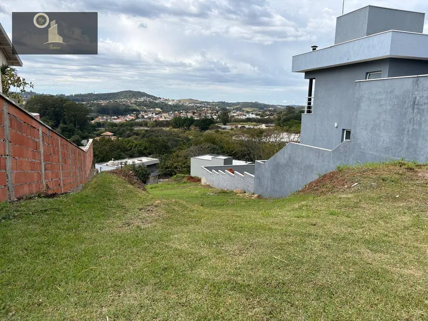 Foto 1 de Terreno / Lote à venda, 393m2 em Louveira - SP