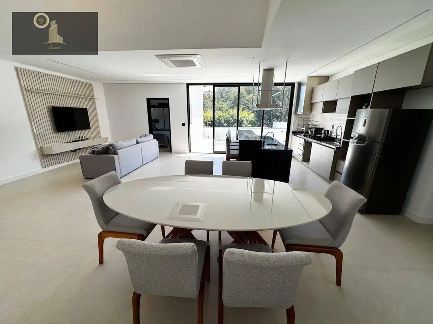 Foto 8 de Casa de Condomínio com 3 quartos à venda, 300m2 em Louveira - SP