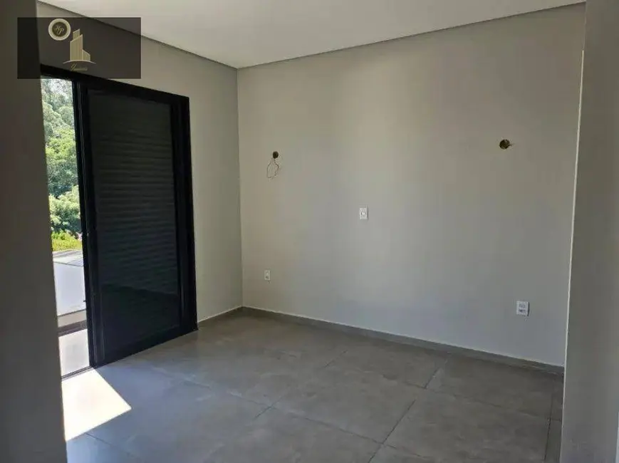 Foto 4 de Casa de Condomínio com 4 quartos à venda, 300m2 em Louveira - SP