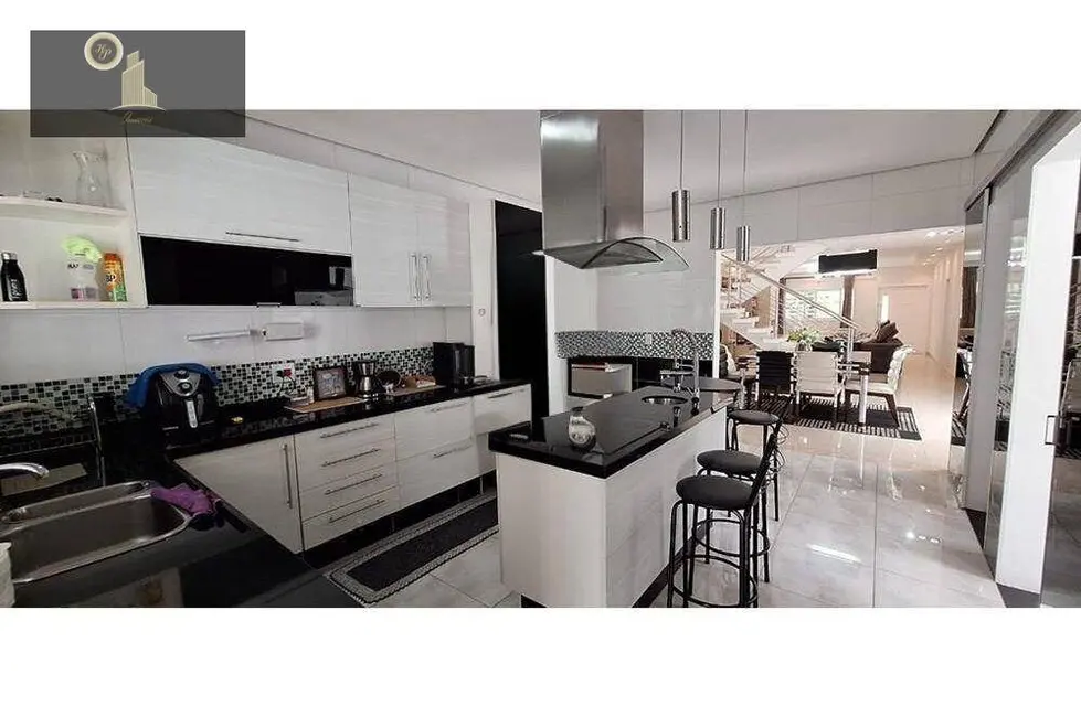 Foto 9 de Casa de Condomínio com 3 quartos para alugar, 600m2 em Louveira - SP