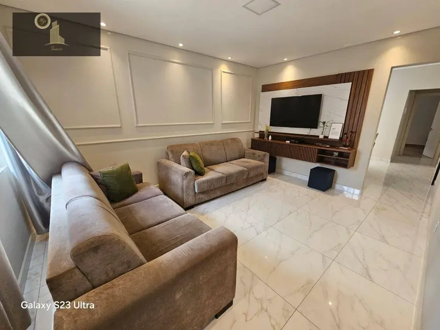 Foto 1 de Casa com 2 quartos à venda, 180m2 em Centro, Vinhedo - SP