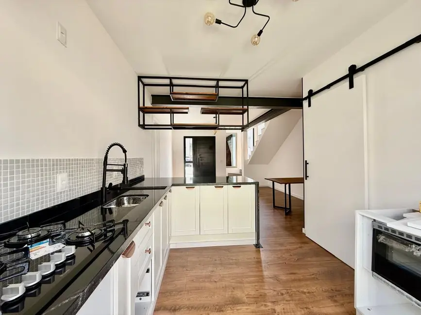 Foto 1 de Casa de Condomínio com 2 quartos para alugar, 120m2 em Louveira - SP