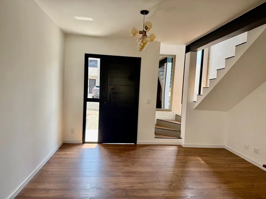 Foto 2 de Casa de Condomínio com 2 quartos para alugar, 120m2 em Louveira - SP