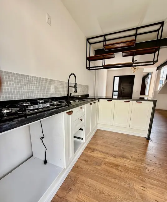 Foto 3 de Casa de Condomínio com 2 quartos para alugar, 120m2 em Louveira - SP