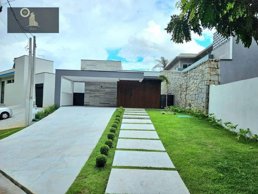 Foto 1 de Casa de Condomínio com 3 quartos para alugar, 450m2 em Louveira - SP