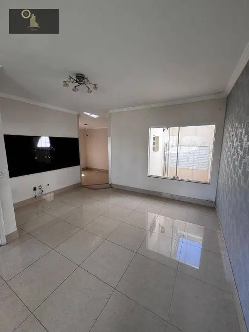 Foto 2 de Casa de Condomínio com 3 quartos à venda e para alugar, 250m2 em Vinhedo - SP