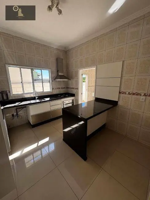 Foto 6 de Casa de Condomínio com 3 quartos à venda e para alugar, 250m2 em Vinhedo - SP