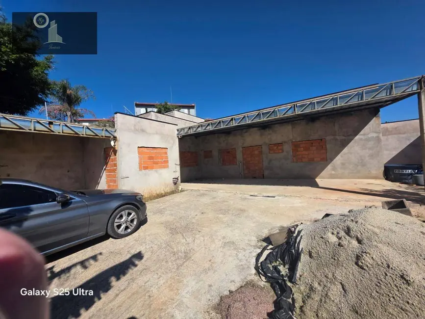 Foto 3 de Casa com 2 quartos à venda, 568m2 em João XXIII, Vinhedo - SP