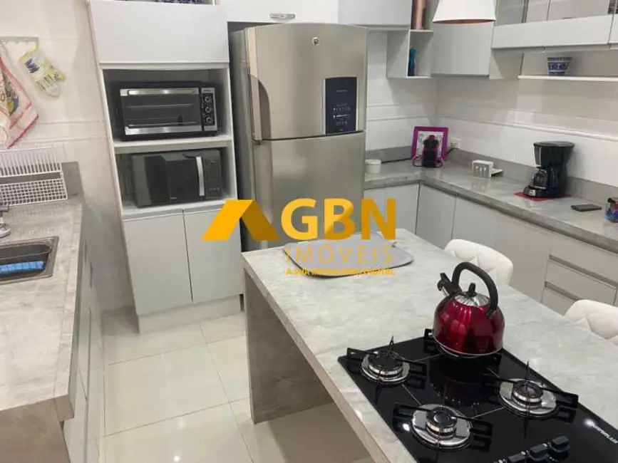 Foto 9 de Casa com 3 quartos para alugar, 300m2 em São Paulo - SP