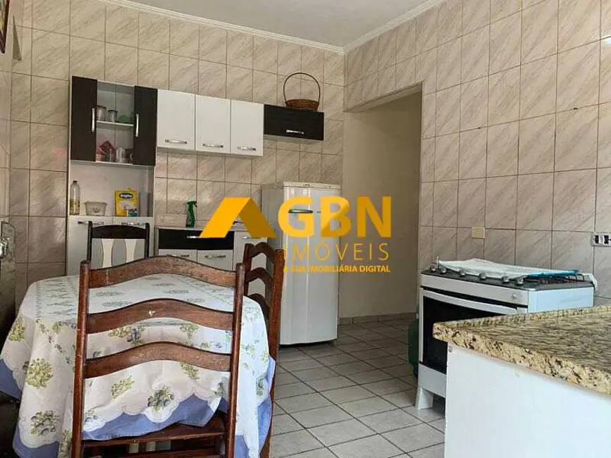 Casa com 2 quartos à venda, 100m2 em Praia Grande - SP - imagem 5 Foto 5 de Casa com 2 quartos à venda, 100m2 em Praia Grande - SP