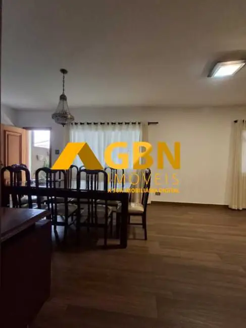 Foto 2 de Casa com 5 quartos à venda, 250m2 em São Paulo - SP