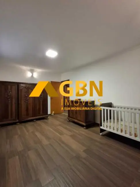 Foto 3 de Casa com 5 quartos à venda, 250m2 em São Paulo - SP