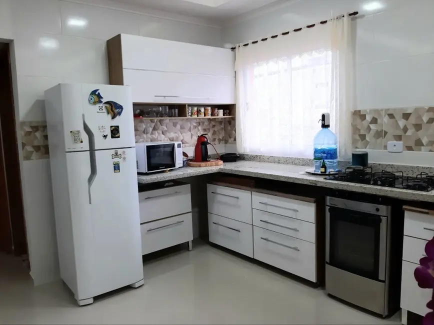 Casa com 2 quartos à venda em Canto do Forte, Praia Grande - SP - imagem 3 Foto 3 de Casa com 2 quartos à venda em Canto do Forte, Praia Grande - SP