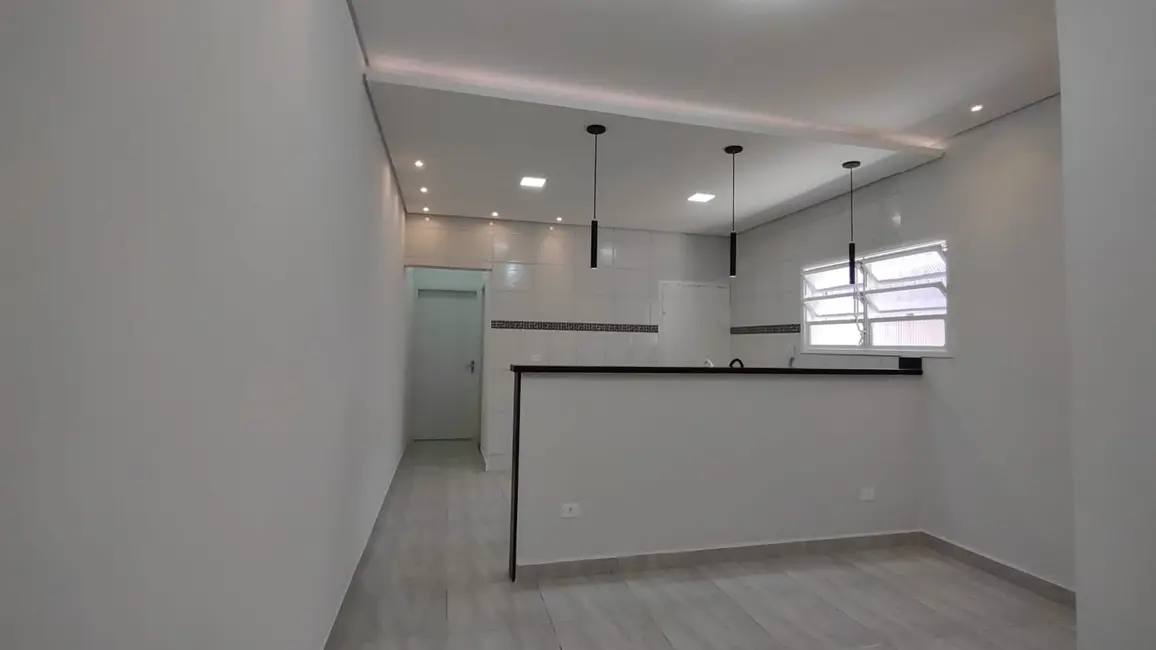 Foto 1 de Casa com 2 quartos à venda, 68m2 em Maracanã, Praia Grande - SP