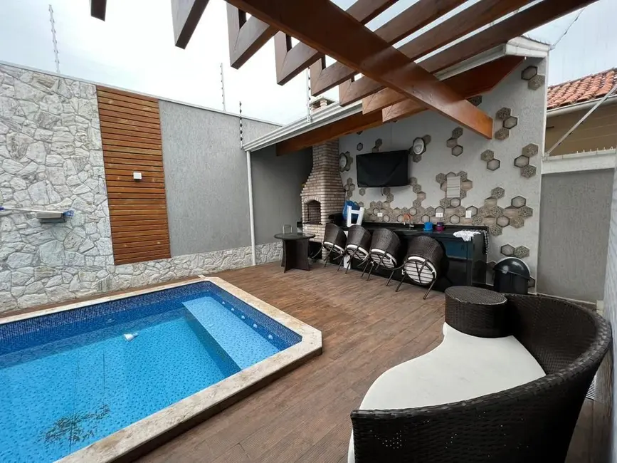 Foto 1 de Casa com 3 quartos à venda, 250m2 em Maracanã, Praia Grande - SP