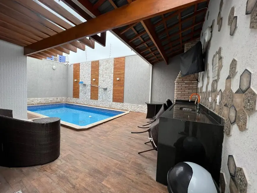 Foto 9 de Casa com 3 quartos à venda, 250m2 em Maracanã, Praia Grande - SP